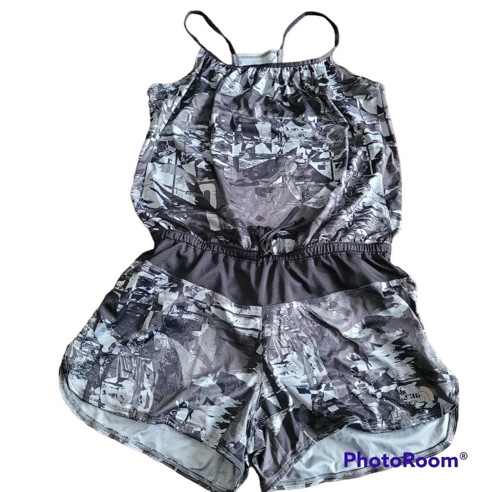 The North face sport romper  sz small